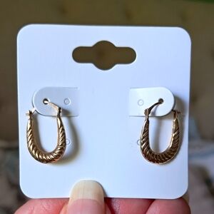 Vintage 10k Yellow Gold Ladies Designer Twisted Horseshoe Style Earrings